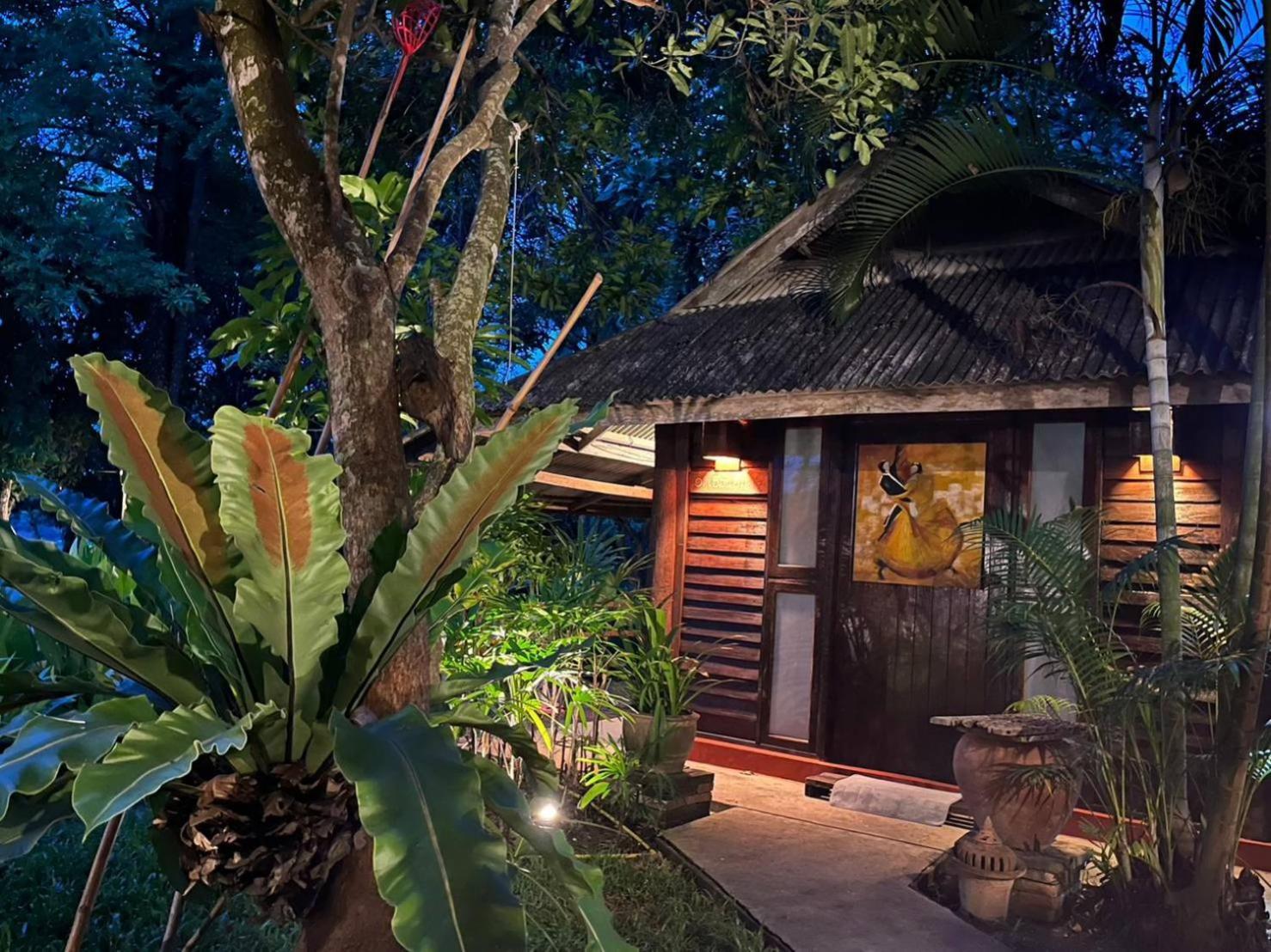 Tongluang Inthanon Homestay โต้งหลวงอินทนนท์โฮมสเตย์ Чом Тхонг Экстерьер фото